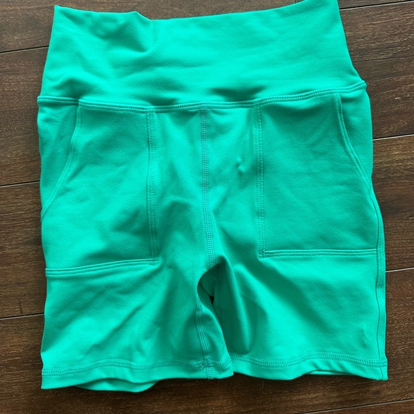 Brand new ECHT scrunch butt shorts - Picture 2 of 3